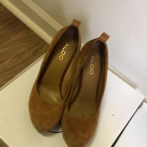 zinngg cognac suede wedges- worn once